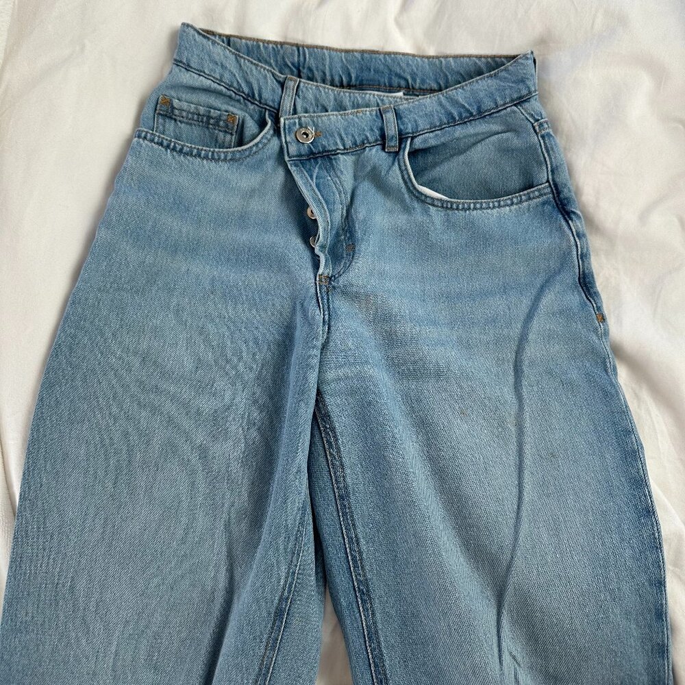 Collusion Light Wash Asymmetric Waist Jeans 26/32